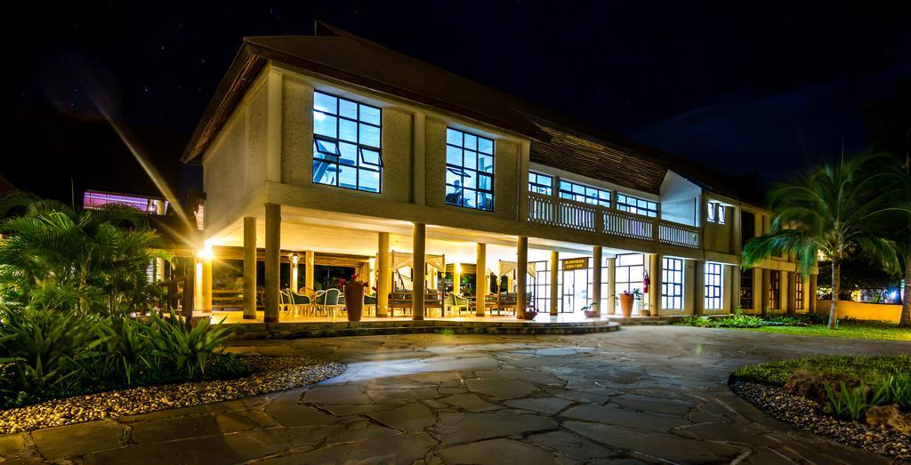Amani Tiwi Beach Resort Exterior photo