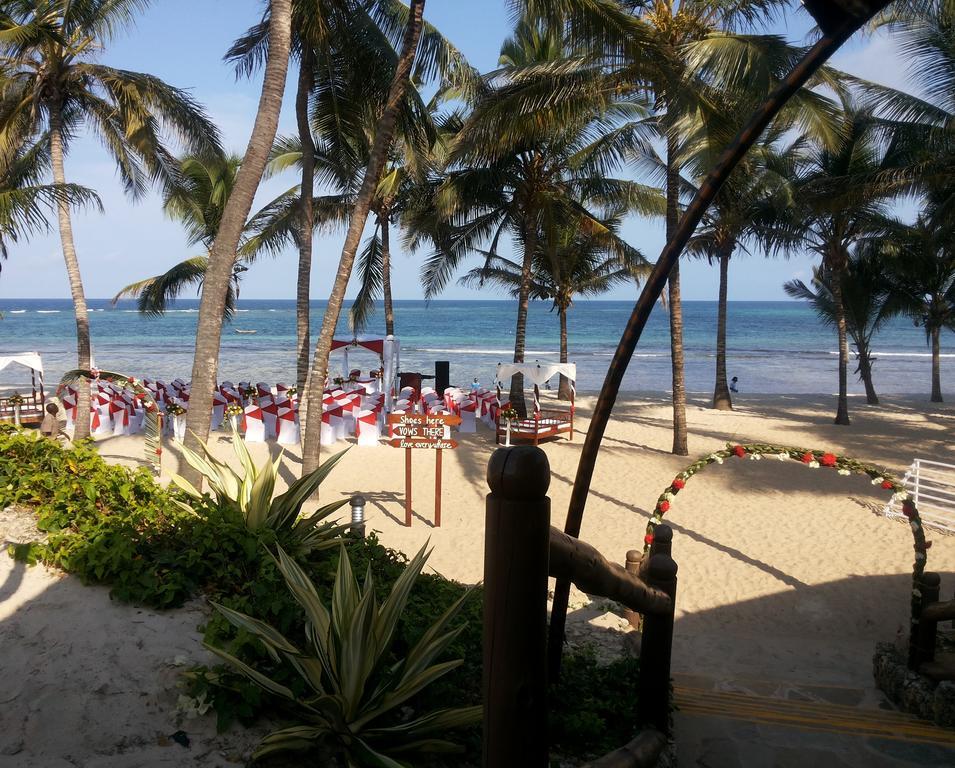 Amani Tiwi Beach Resort Exterior photo